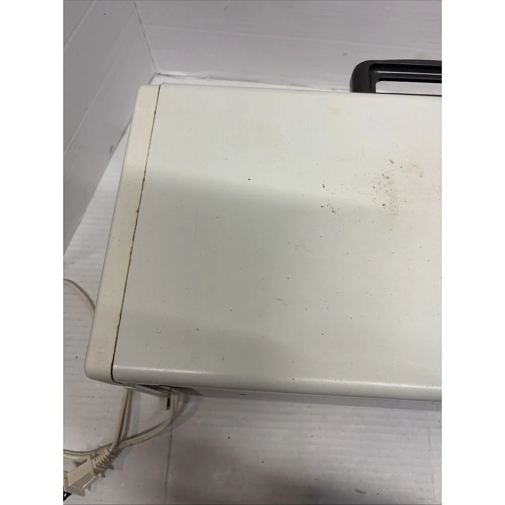 Black & Decker TRO400 TY4 Spacemaker Toast-R-Oven Tested No Hardware & Dirty